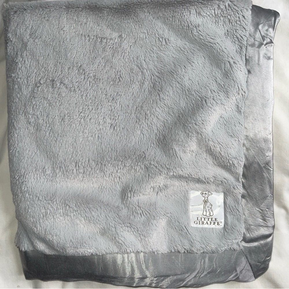 Little Giraffe Baby Blanket Silver Luxe Faux Fur 27x33 Made in USA RN 107049 $96